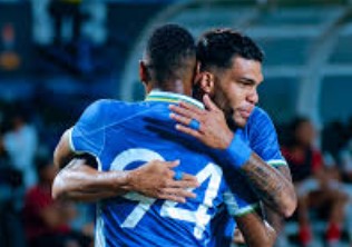 Prediksi DPMM vs Persib Bandung: Analisis Taktik, Statistik, dan Skor